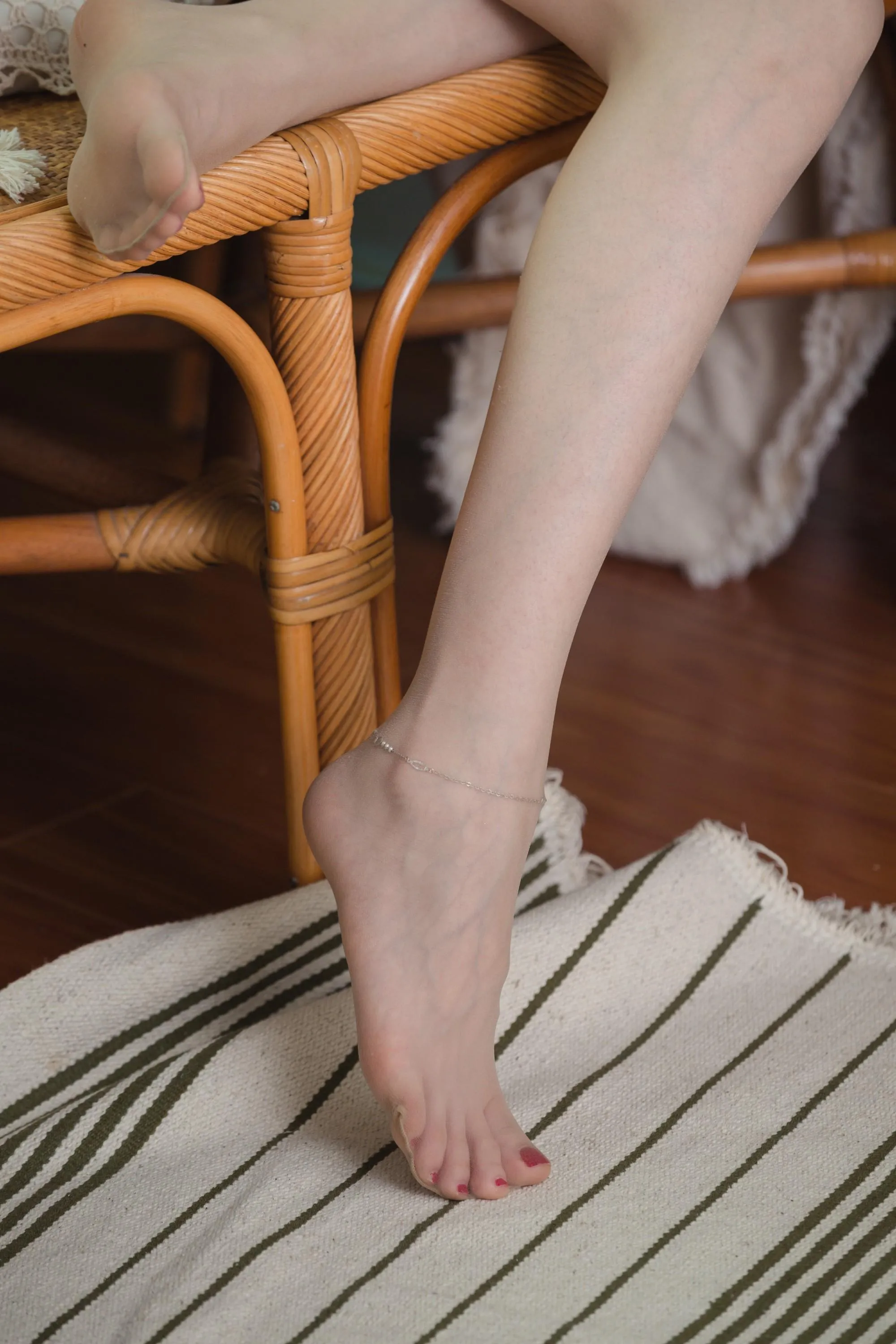 Sia不吃鱼 – NO.008 红色高跟 [139P]插图1